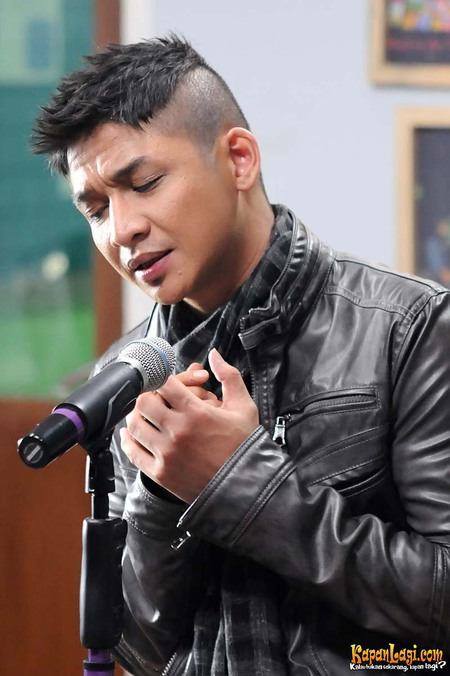 Jaket artis indonesia vokalis band ungu pasha 02 jaket tebal bahan berkualitas asli kulit